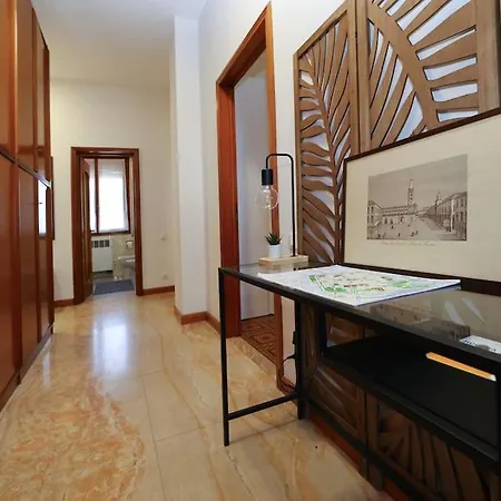 - Vicino Al Centro - Free Parking & Wi-fi מודנה