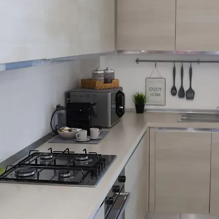 - Vicino Al Centro - Free Parking & Wi-fi דירה מודנה