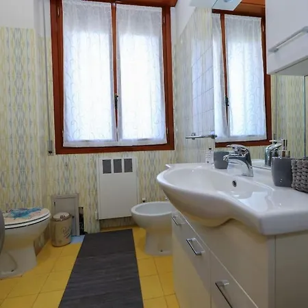 - Vicino Al Centro - Free Parking & Wi-fi