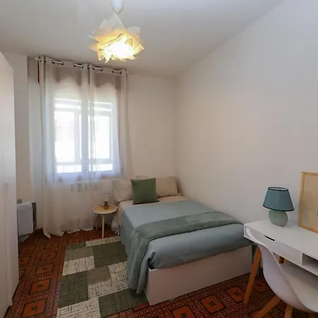 Apartment - Vicino Al Centro - Free Parking & Wi-fi *