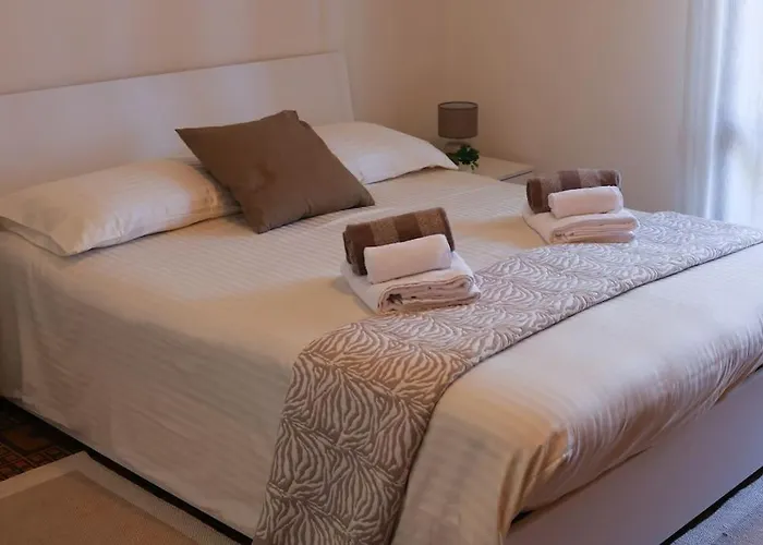 - Vicino Al Centro - Free Parking & Wi-fi Apartament