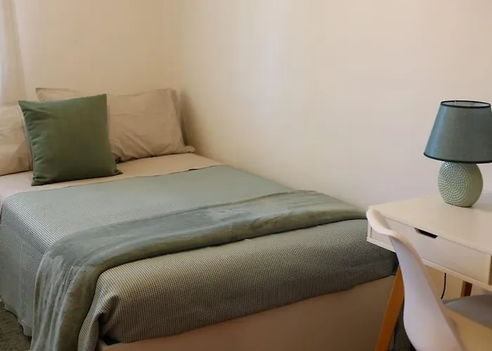 - Vicino Al Centro - Free Parking & Wi-fi Apartament *