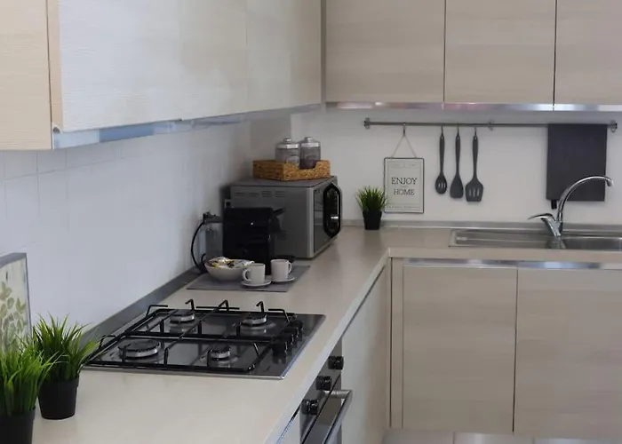 - Vicino Al Centro - Free Parking & Wi-fi Apartament Modena