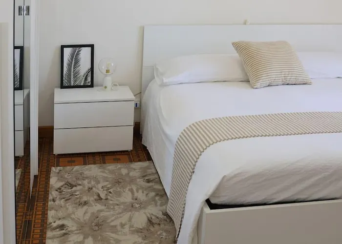 - Vicino Al Centro - Free Parking & Wi-fi * Modena