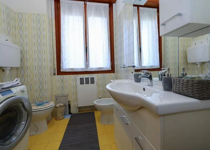 - Vicino Al Centro - Free Parking & Wi-fi